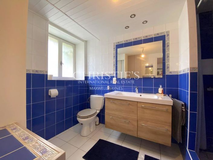 Image No.30-7 Bed House for sale