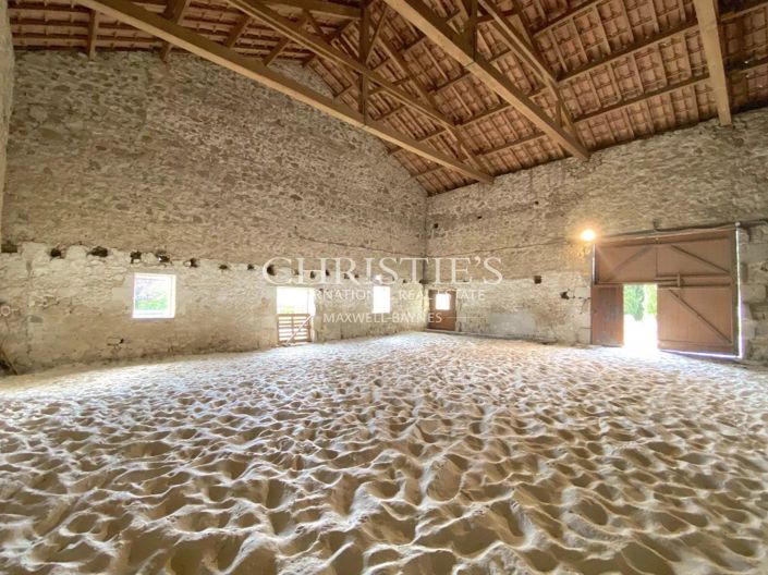 Image No.9-7 Bed House for sale