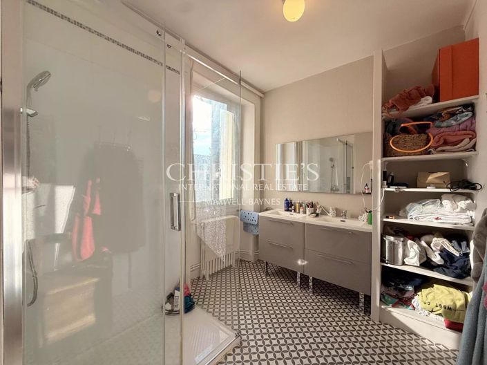 Image No.18-10 Bed House for sale