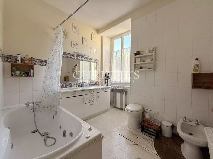 Image No.21-10 Bed House for sale