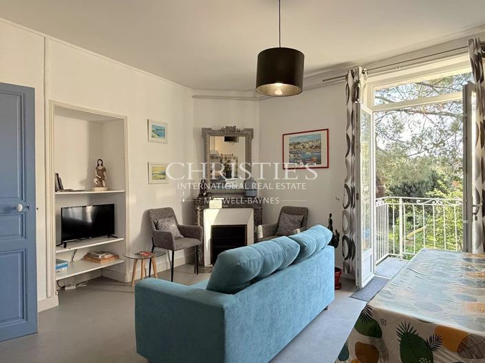 Image No.32-10 Bed House for sale