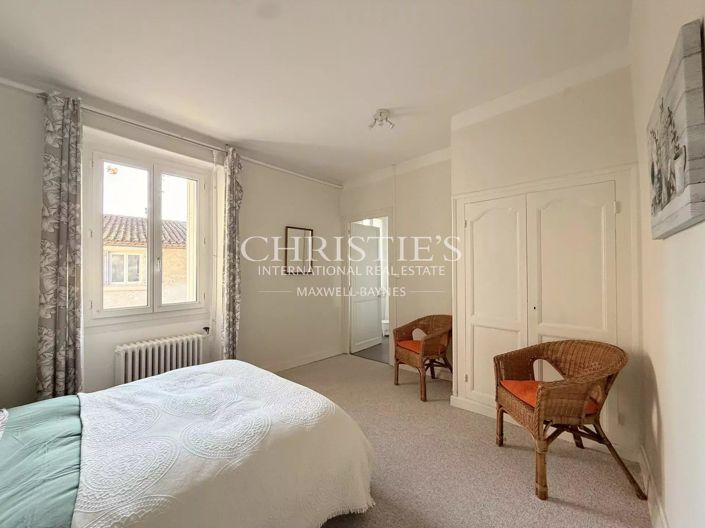 Image No.34-10 Bed House for sale