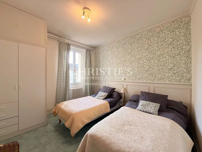 Image No.36-10 Bed House for sale