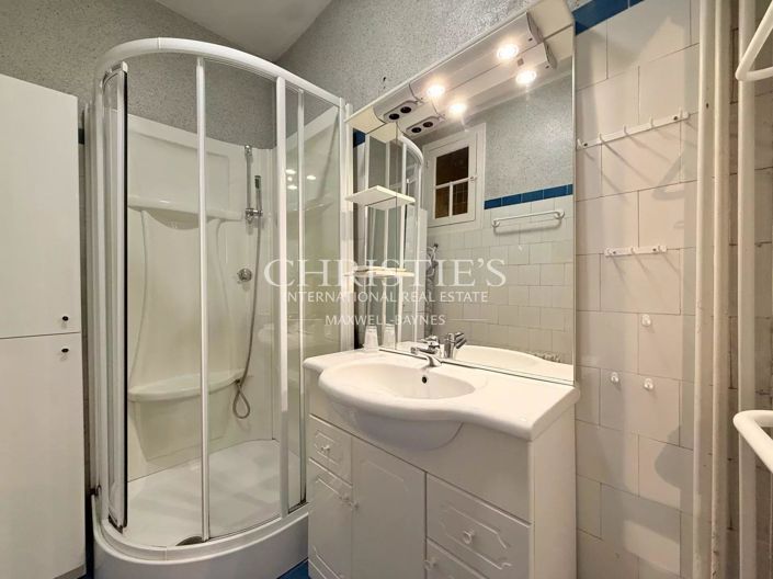 Image No.37-10 Bed House for sale