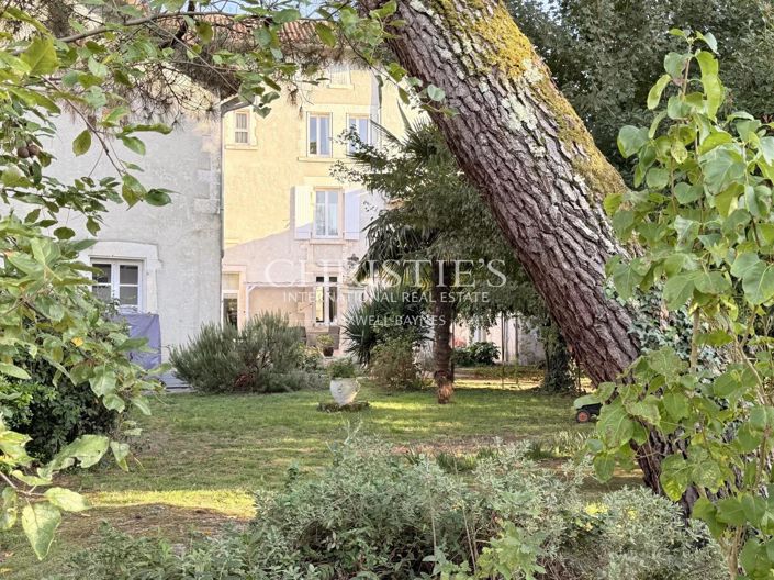 Image No.4-10 Bed House for sale