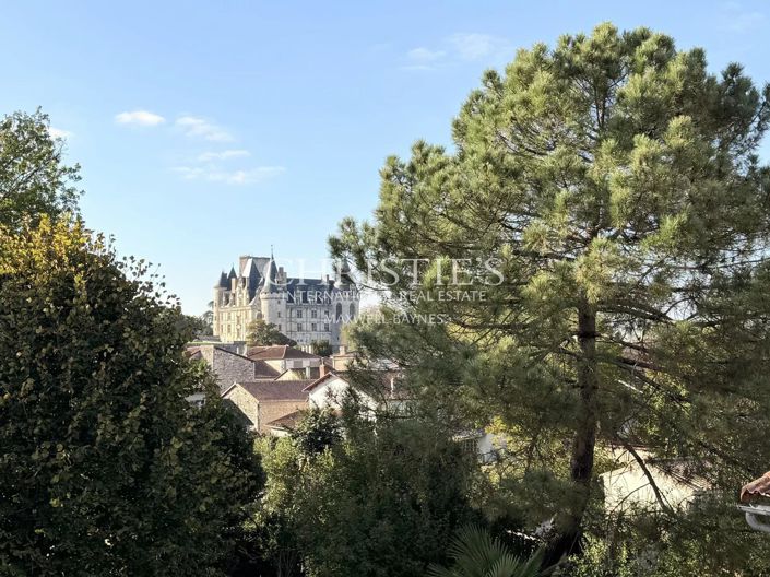 Image No.5-10 Bed House for sale