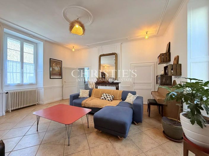 Image No.7-10 Bed House for sale