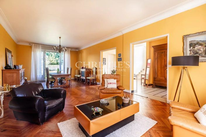 Image No.2-4 Bed House for sale