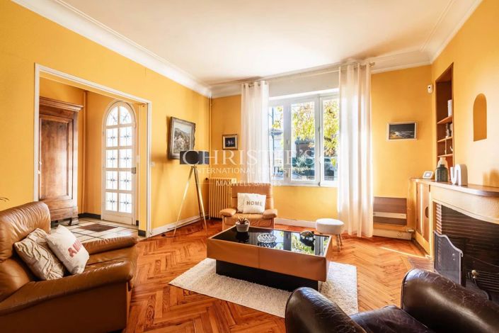 Image No.3-4 Bed House for sale