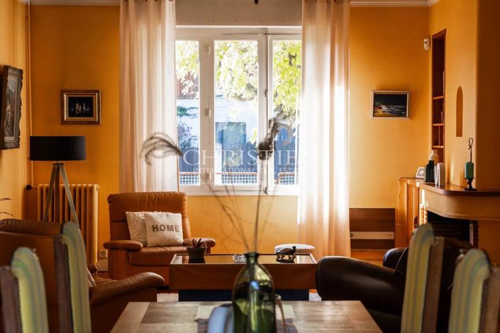 Image No.8-4 Bed House for sale