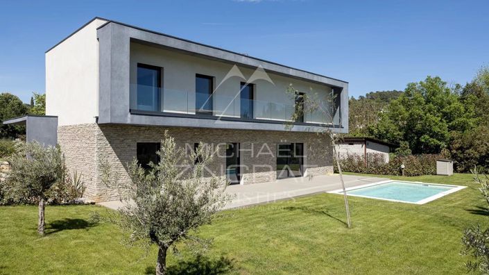 Image No.2-4 Bed House for sale