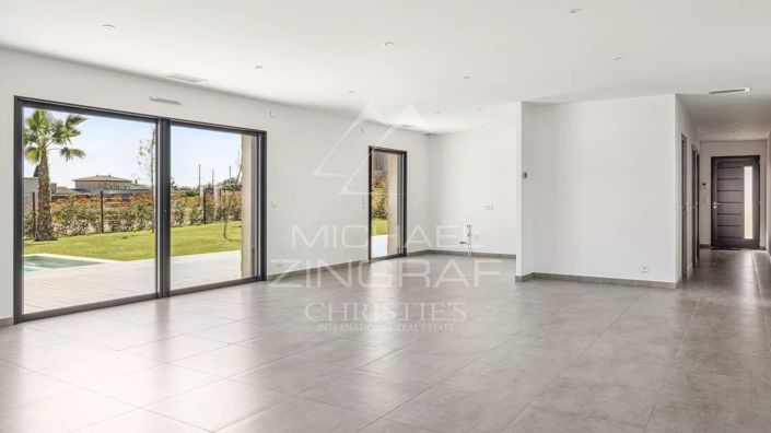 Image No.5-4 Bed House for sale