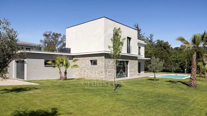 Image No.3-4 Bed House for sale