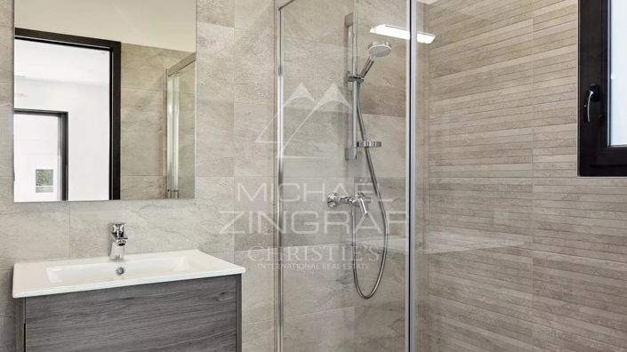 Image No.5-4 Bed House for sale