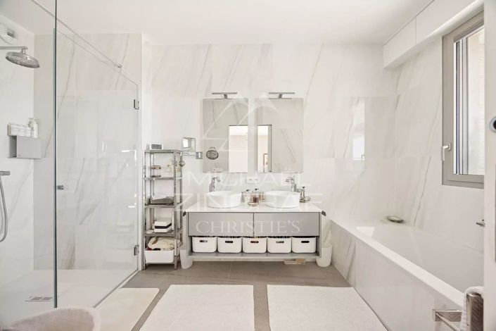 Image No.8-3 Bed Apartment for sale