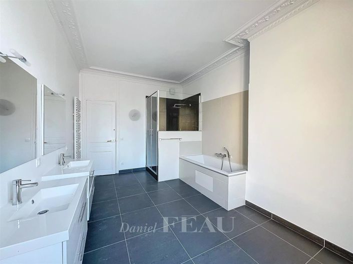 Image No.19-Appartement de 4 chambres à vendre à Paris