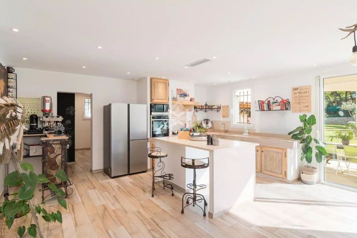 Image No.4-3 Bed House for sale