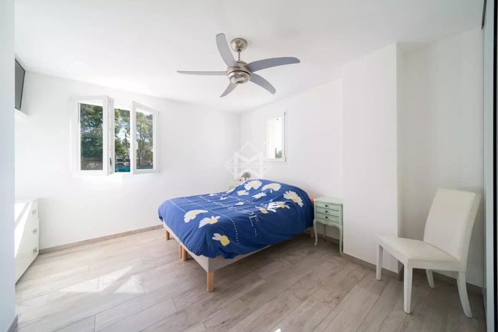 Image No.5-3 Bed House for sale