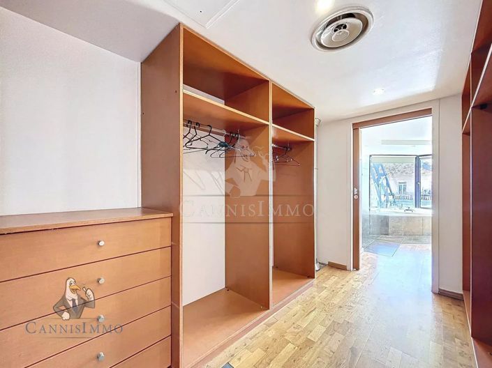 Image No.11-4 Bed Apartment for sale