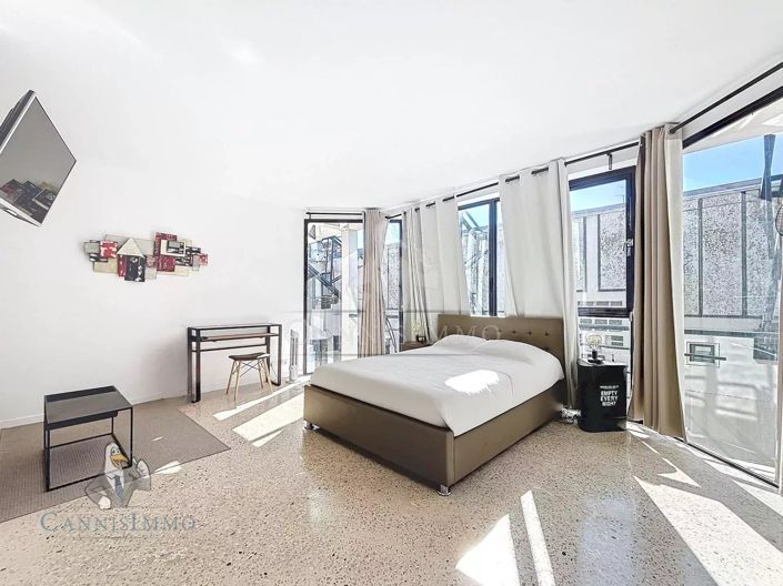 Image No.15-4 Bed Apartment for sale