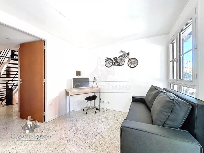 Image No.17-4 Bed Apartment for sale