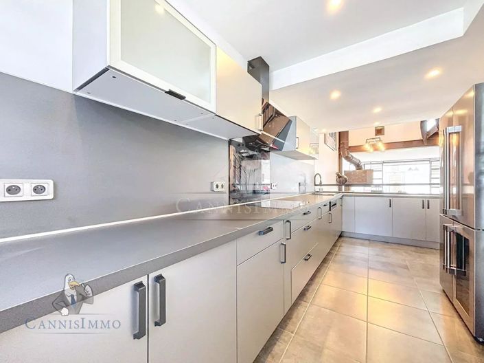 Image No.18-4 Bed Apartment for sale