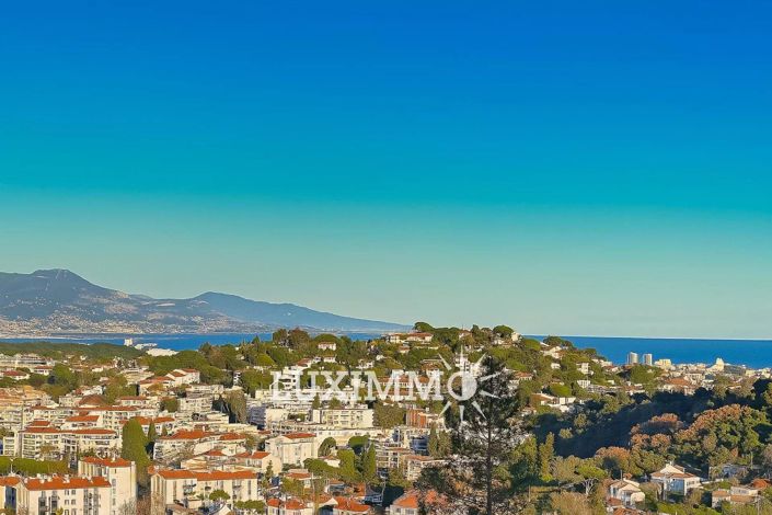 Image No.2-4 Bed House for sale