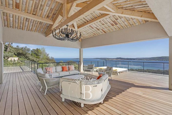 Image No.7-5 Bed House for sale