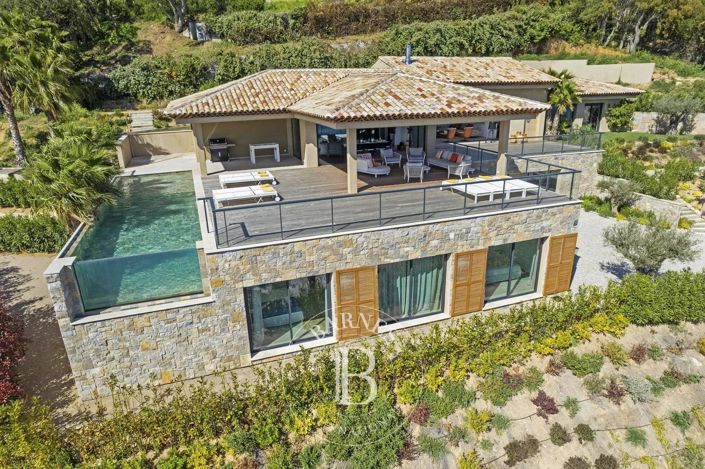 Image No.8-5 Bed House for sale