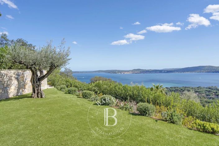 Image No.9-5 Bed House for sale