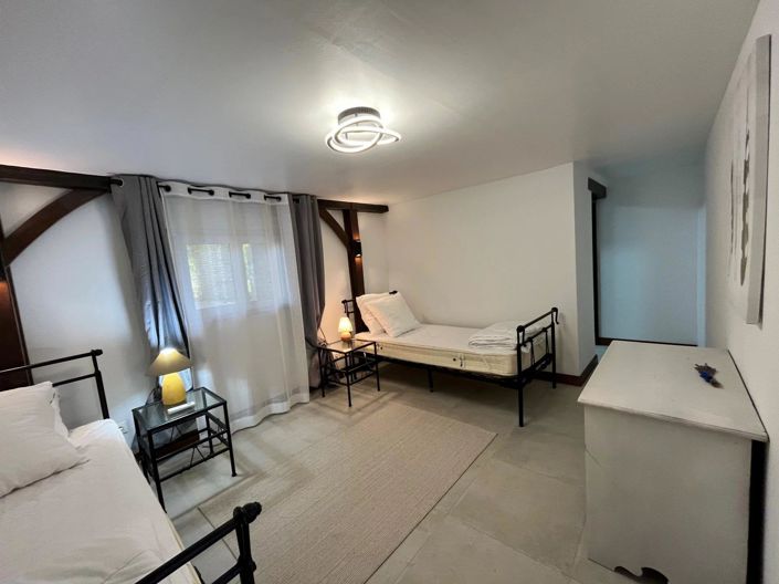 Image No.11-3 Bed House for sale