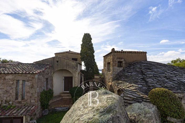 Image No.19-4 Bed House for sale