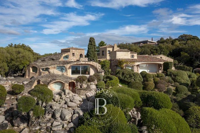 Image No.2-4 Bed House for sale