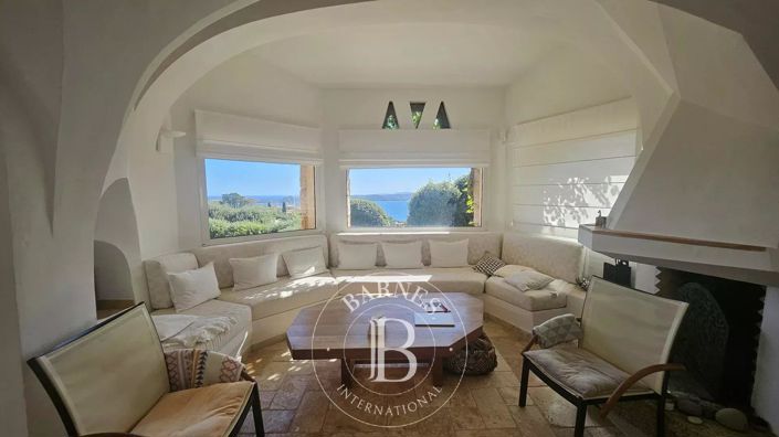 Image No.6-4 Bed House for sale