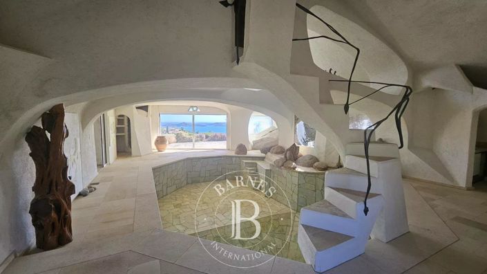 Image No.7-4 Bed House for sale