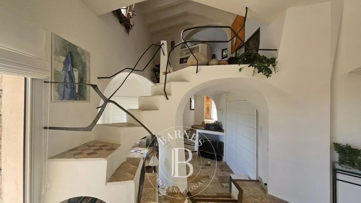 Image No.9-4 Bed House for sale