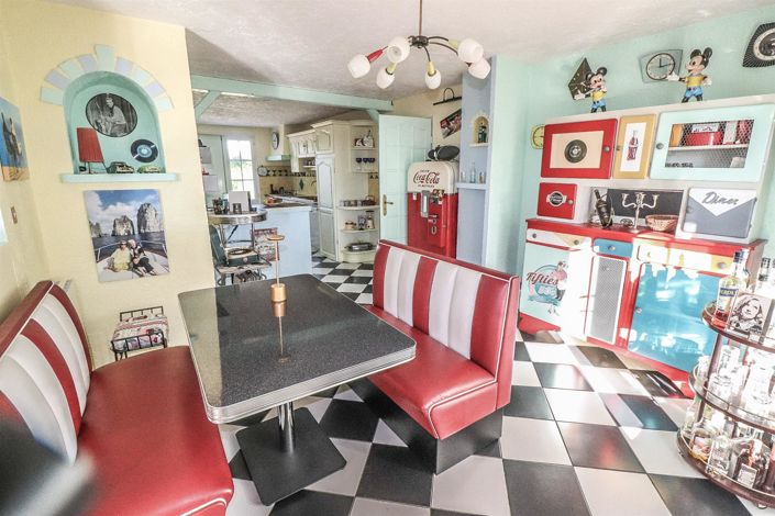 Image No.15-4 Bed House for sale