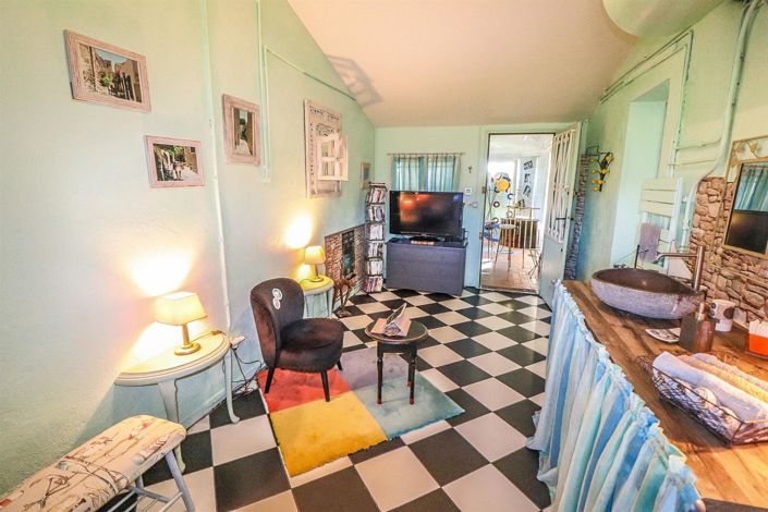 Image No.18-4 Bed House for sale