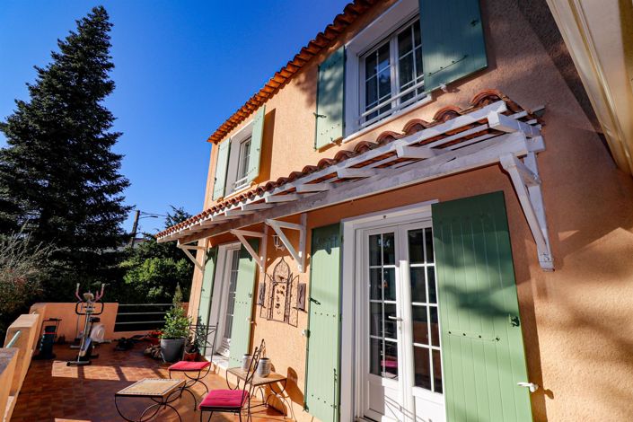 Image No.24-4 Bed House for sale