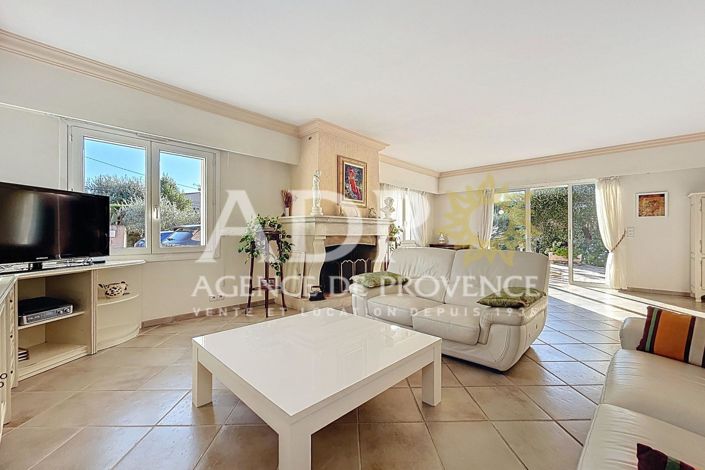 Image No.5-House for sale