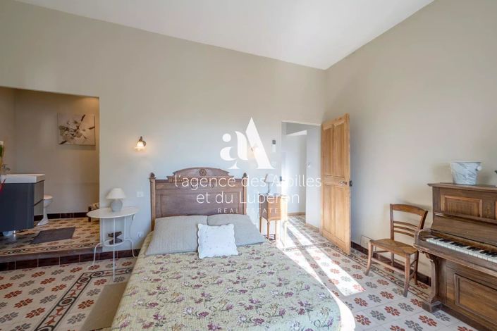 Image No.8-3 Bed House for sale