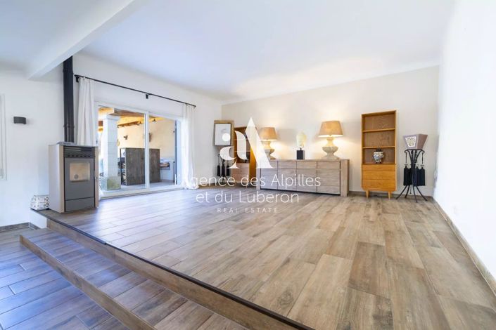 Image No.6-3 Bed House for sale