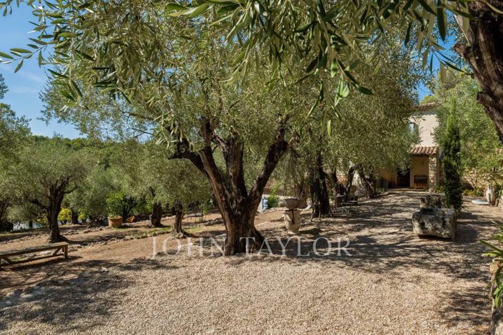 Image No.12-4 Bed House for sale