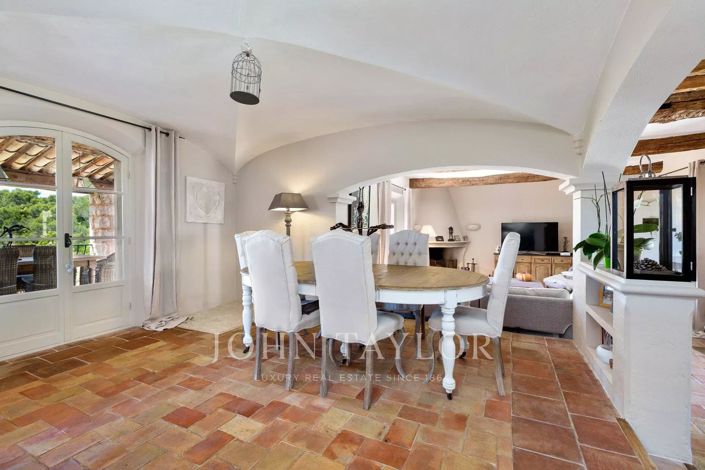 Image No.6-4 Bed House for sale