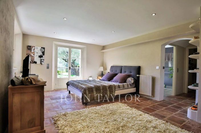 Image No.8-4 Bed House for sale