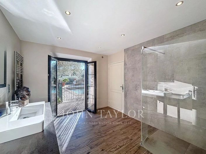 Image No.9-4 Bed House for sale