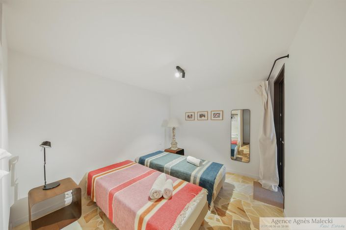 Image No.17-5 Bed House for sale