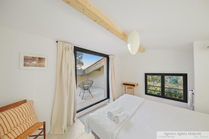 Image No.20-5 Bed House for sale