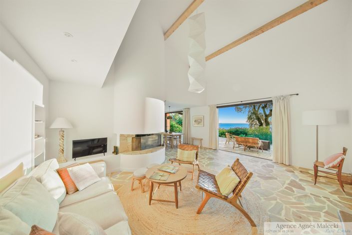 Image No.8-5 Bed House for sale