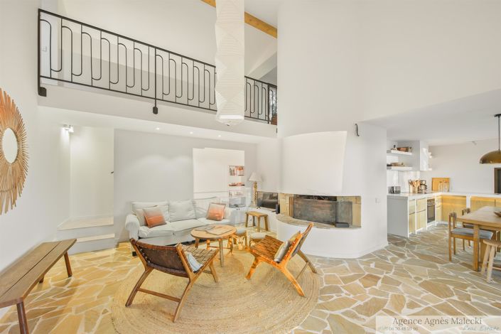 Image No.9-5 Bed House for sale